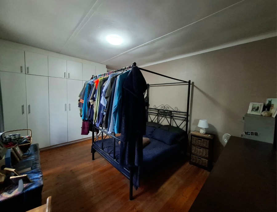 4 Bedroom Property for Sale in Oakdale Western Cape